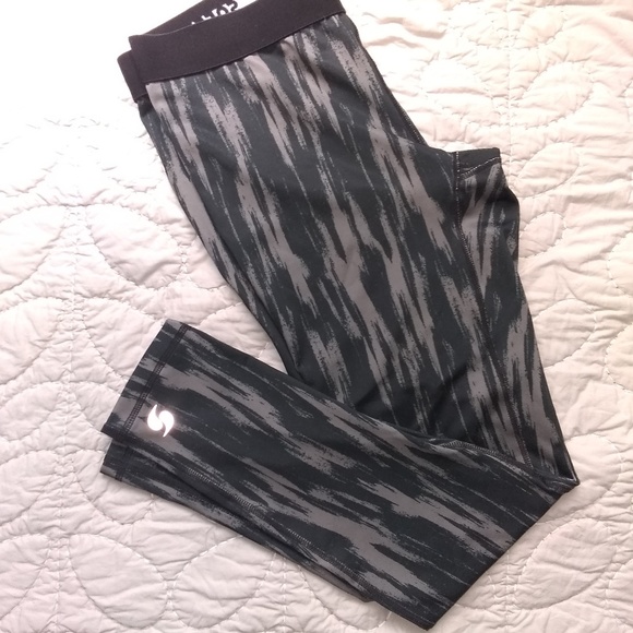 2 pairs of Leggings - Picture 5 of 7